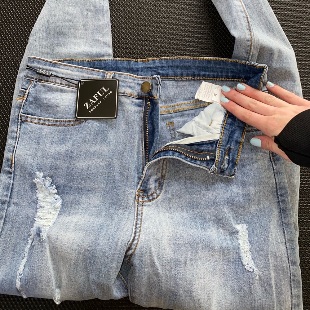 ZAFUL Ripped Raw Hem Jeans - Picture 6 of 9